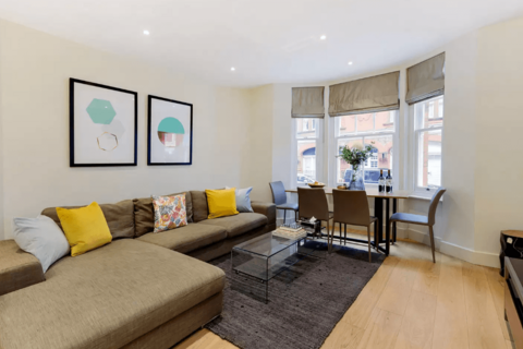 2 bedroom flat to rent, Great Titchfield Street (3), Fitzrovia, London, W1W