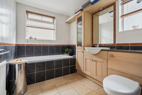 16 Eversley Crescent, Ruislip, HA4 6DD