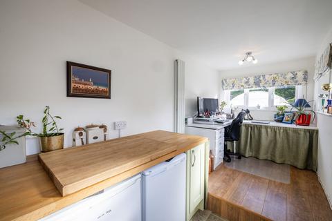 38 Bakers Lane, Lingfield, RH7 6HD
