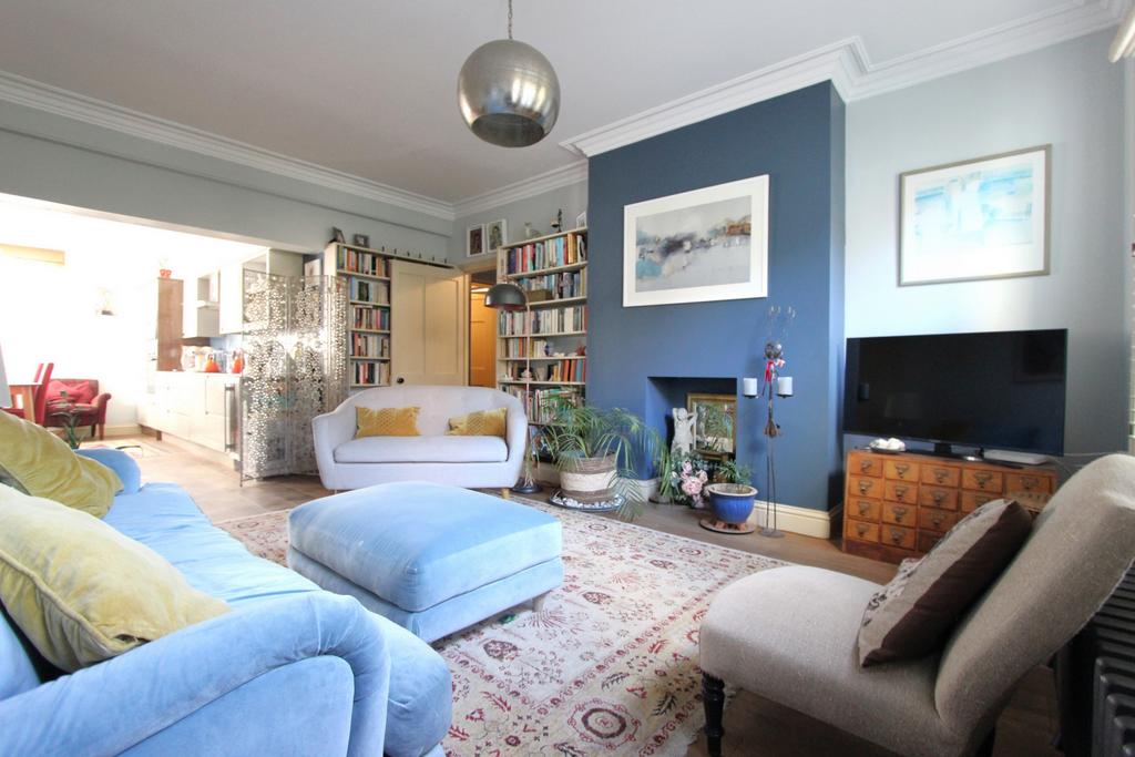 The Beach, Walmer, CT14 2 bed flat for sale £389,995