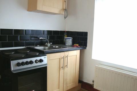 Studio to rent, Weir Hall road, N18