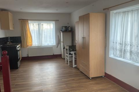 undefined, Weir Hall road, N18
