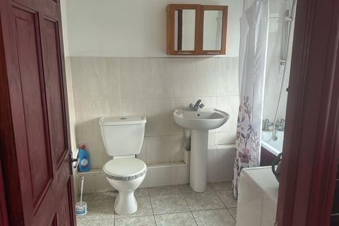 undefined, Weir Hall road, N18
