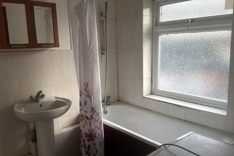 undefined, Weir Hall road, N18