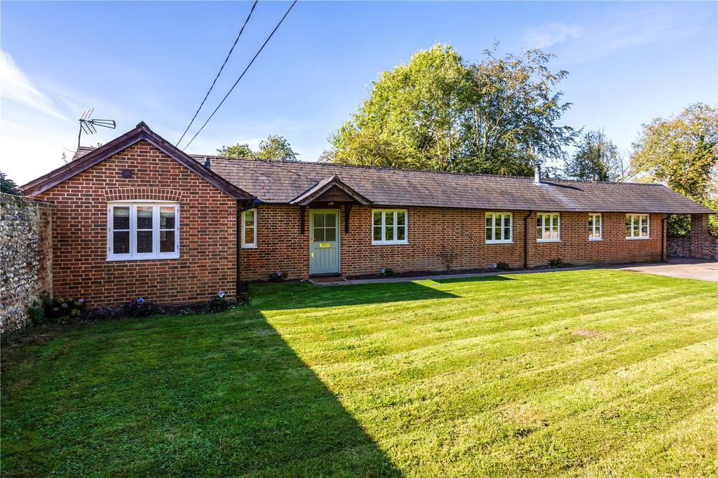 Up Somborne, Stockbridge, Hampshire, SO20 2 bed bungalow £1,995 pcm