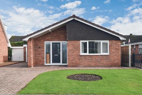 2 bedroom detached bungalow for sale - Campbell Road, Market Drayton