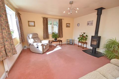 3 bedroom detached bungalow for sale - The Street, Dickleburgh