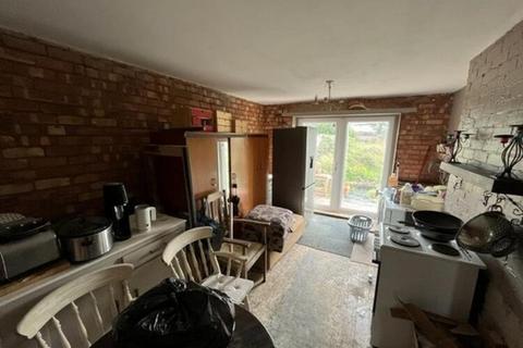 4 bedroom semi-detached house for sale - Lutterworth Road, Blaby, Leicester