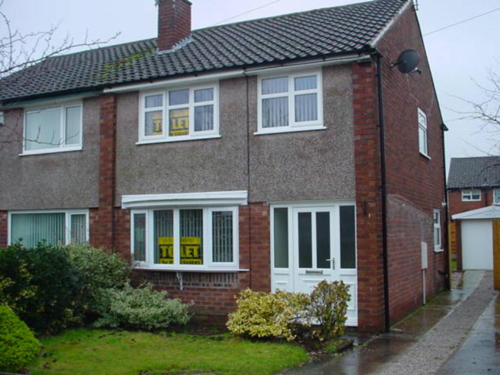Penrhyn Crescent, Hazel Grove 3 bed semidetached house £1,375 pcm (£