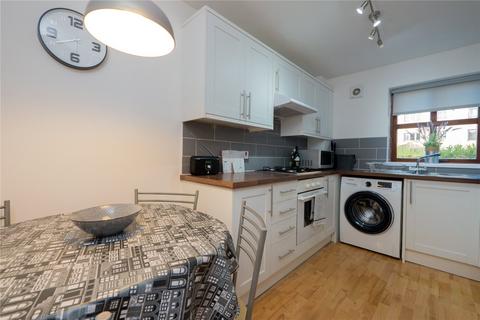 2 bedroom property to rent, North Werber Place, Edinburgh, EH4