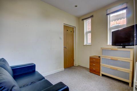 2 bedroom flat for sale - Wesley Road, Leeds, West Yorkshire, LS12