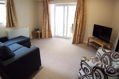 2 bedroom semi-detached house to rent, Chapel Fold, Leeds