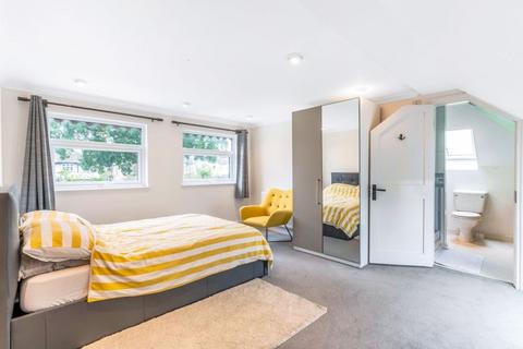 15 Little Birches, Sidcup, DA15 7LN