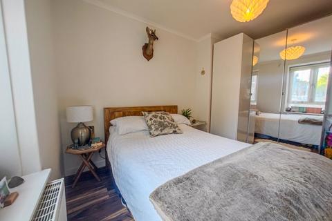 2 bedroom flat for sale - Barnfield Gardens, Plumstead Common Road, Plumstead