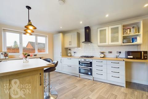 3 bedroom semi-detached house for sale, Springfield Chase, Long Stratton, Norwich