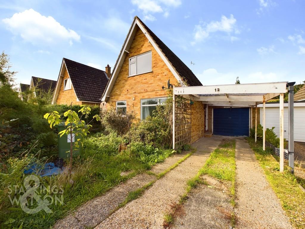 Lockhart Road, Ellingham, Bungay 3 bed chalet £225,000