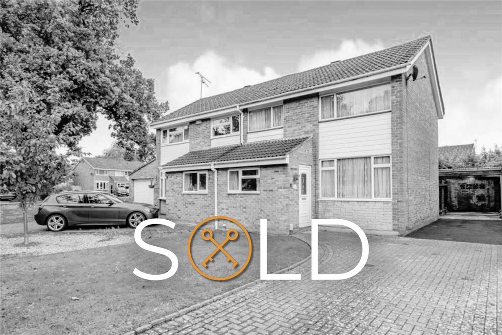 Covingham, Swindon SN3 3 bed semidetached house for sale £272,500