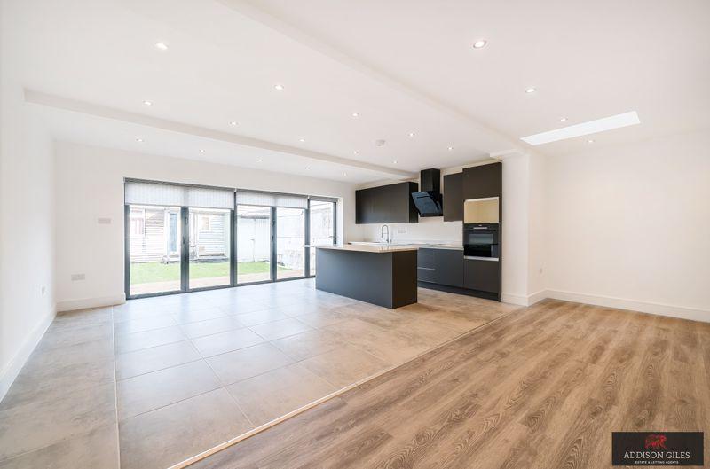Thurston Road, Slough, SL1 3 bed semidetached house for sale £525,000