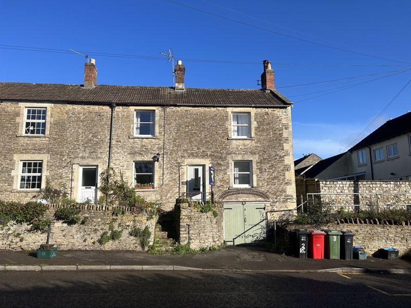 High Street, Buckland Dinham 2 bed property - £1,100 pcm (£254 pw)