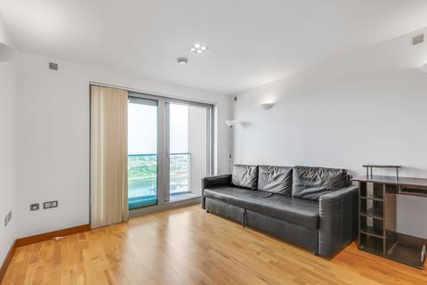 1 bedroom flat to rent, Bridges Court Road, London, SW11