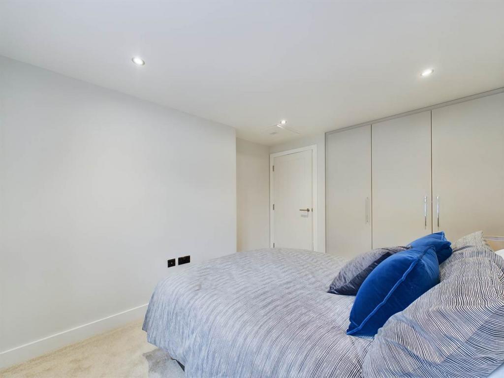 Bedroom (3)