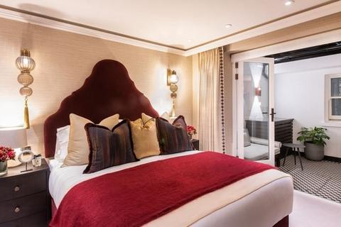 3 bedroom apartment to rent, Prince of Wales Terrace, Kensington