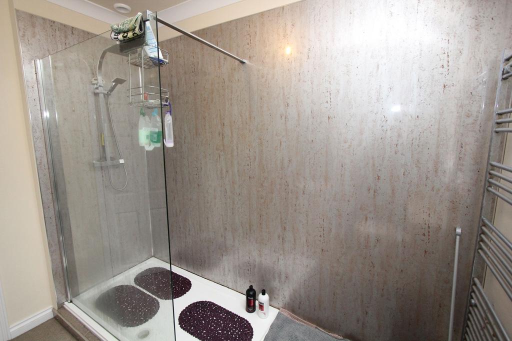 Shower Room / WC