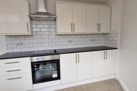 3 bedroom semi-detached house for sale - Lakeside Crescent, East Barnet EN4
