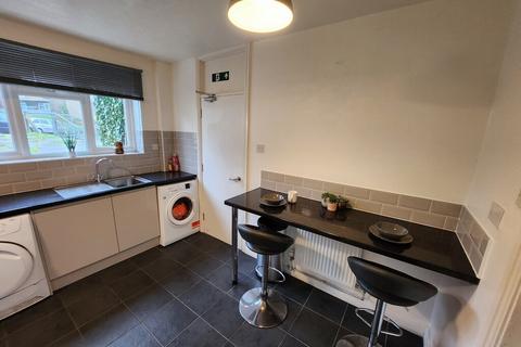 1 bedroom in a house share to rent, Marlpit Lane - UFR
