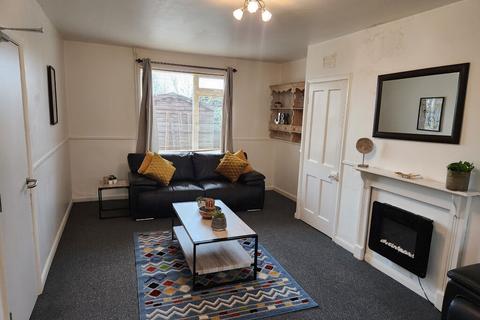 1 bedroom in a house share to rent, Marlpit Lane - UFR