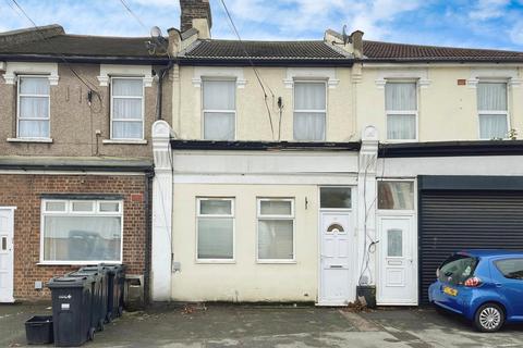 2 bedroom block of apartments for sale, Wanstead Park Road, ILFORD, IG1