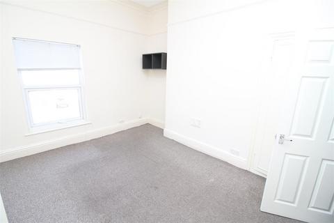 1 bedroom flat to rent, Ashton Old Road, Manchester M11