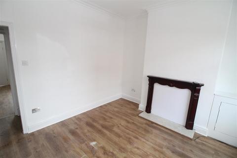 2 bedroom house to rent, Goulder Road, Manchester M18