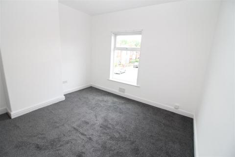 2 bedroom house to rent, Goulder Road, Manchester M18