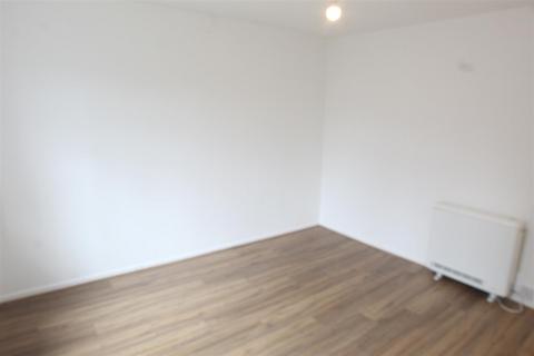 1 bedroom flat to rent, Bolton Old Road, Manchester M46