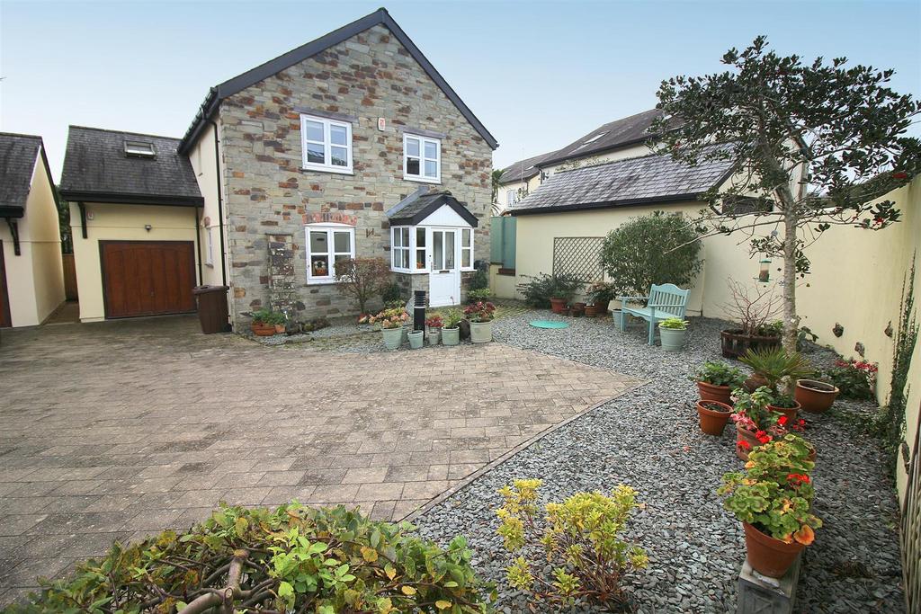 Trematon Farm Mews, Trematon, Saltash 4 bed detached house for sale £