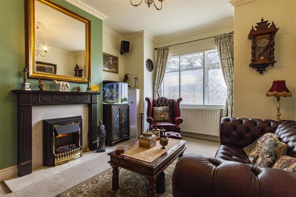 Sheffield Road, Stonegravels, Chesterfield 2 bed terraced house for