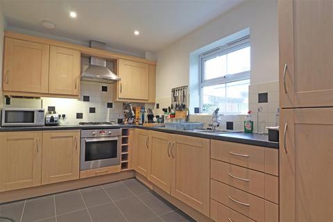 Flat 16, Sycamore Court Brook Road, Redhill, RH1 6BQ