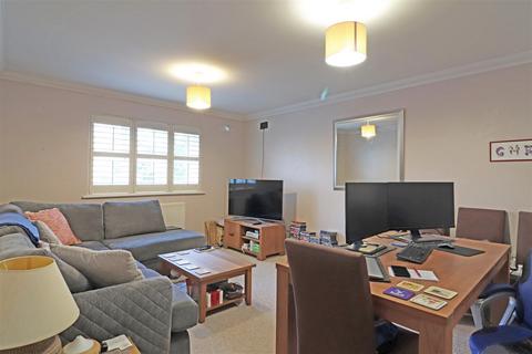 Flat 16, Sycamore Court Brook Road, Redhill, RH1 6BQ