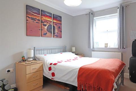 Flat 16, Sycamore Court Brook Road, Redhill, RH1 6BQ