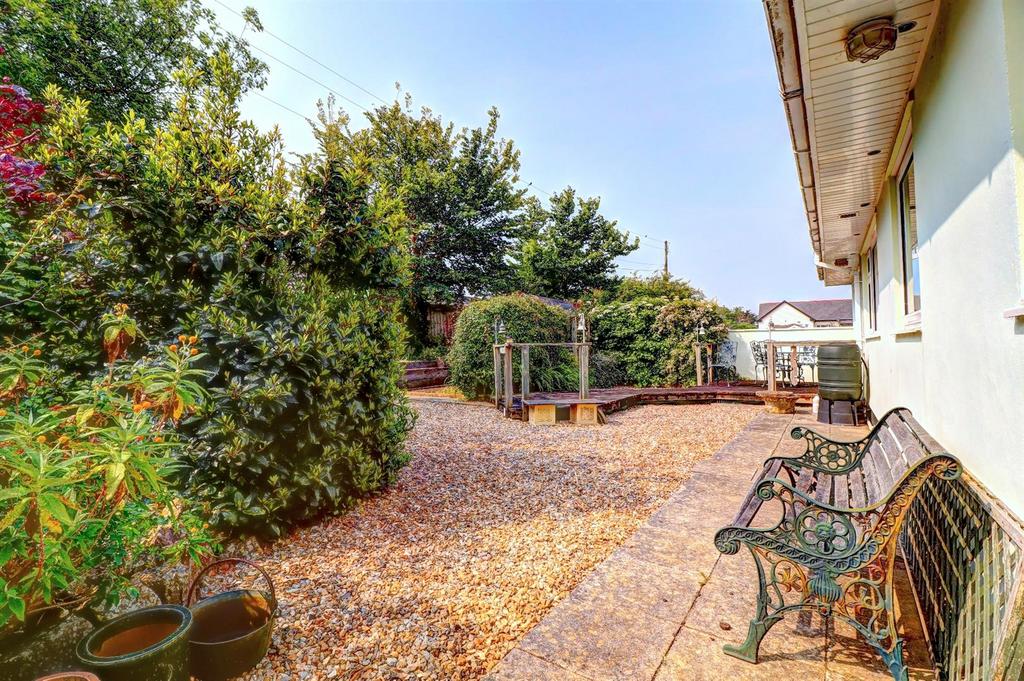 Garden .3.jpg