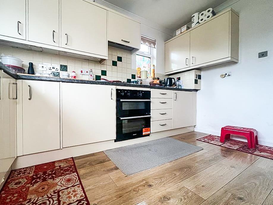 Kelvin Grove, Portchester 2 bed semidetached bungalow for sale £325,000