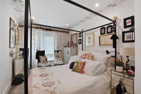 2 bedroom apartment for sale, Springhill House, Willesden Lane, Willesden Green, London