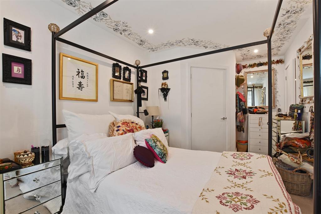 05-3e38 GCMCS - 5 Spring Hill House - Bedroom 4 -Ori