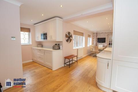 5 bedroom detached house for sale, Chalkdown, Stevenage