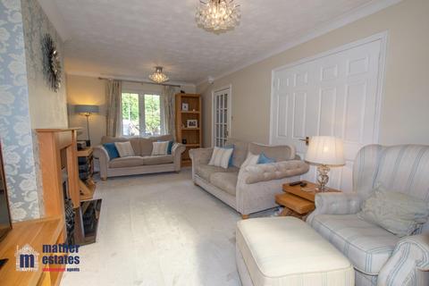 18 Chalkdown, Stevenage, SG2 7BG