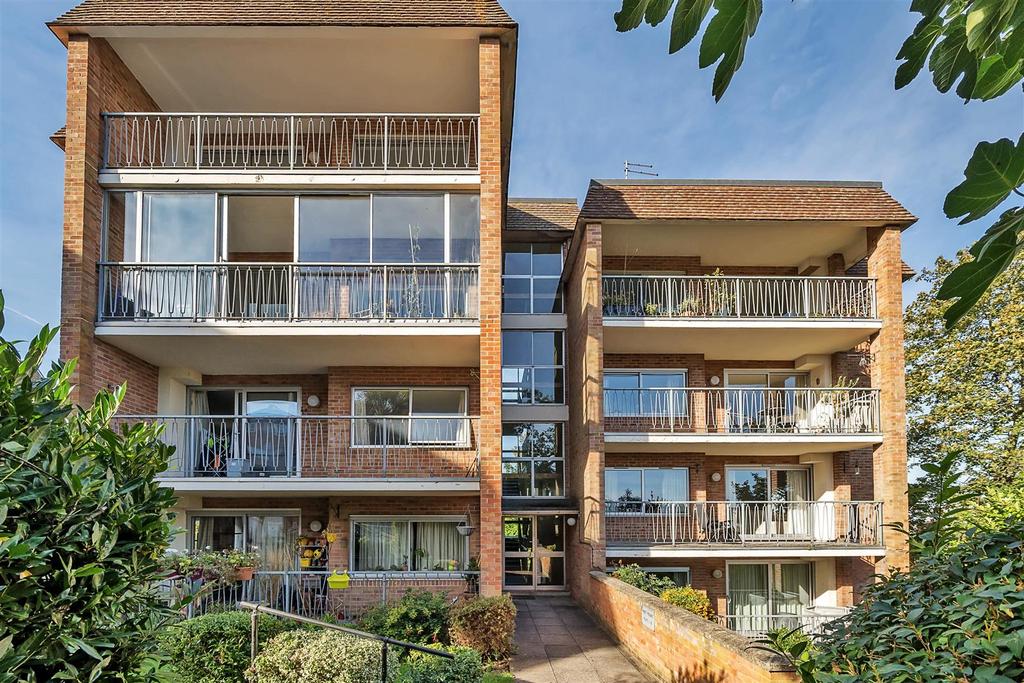 The Mount, Guildford 2 bed apartment for sale £420,000