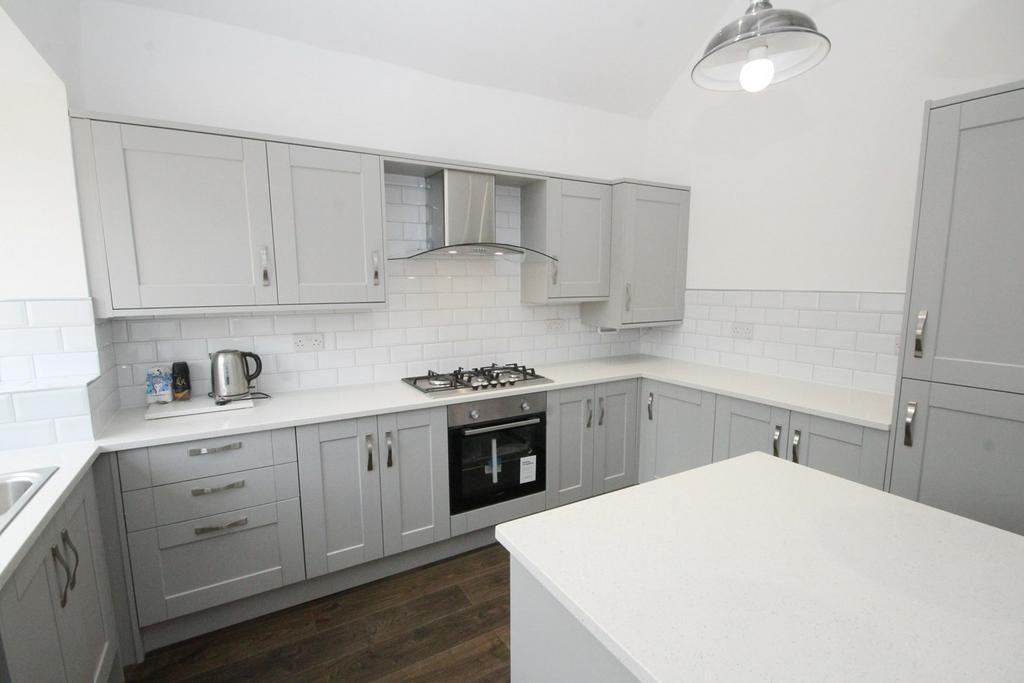 Ansdell Villas Road, Rainhill... 3 bed semidetached bungalow £1,100