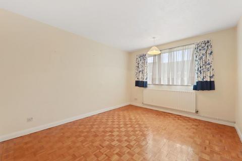 33 Embassy Gardens, Beckenham, BR3 1HF