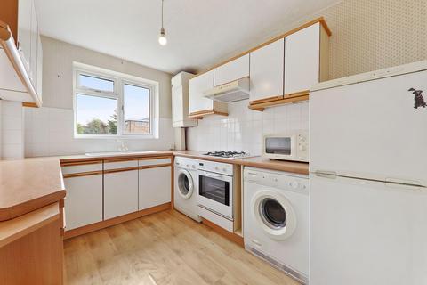 33 Embassy Gardens, Beckenham, BR3 1HF